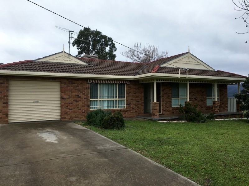 53 Carole Drive, Kootingal NSW 2352