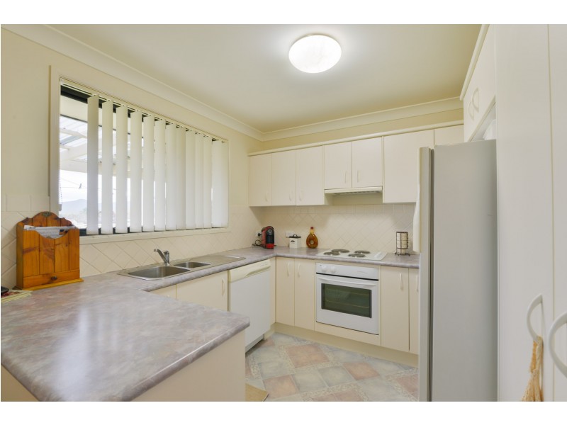 8 Wills Place, Westdale NSW 2340