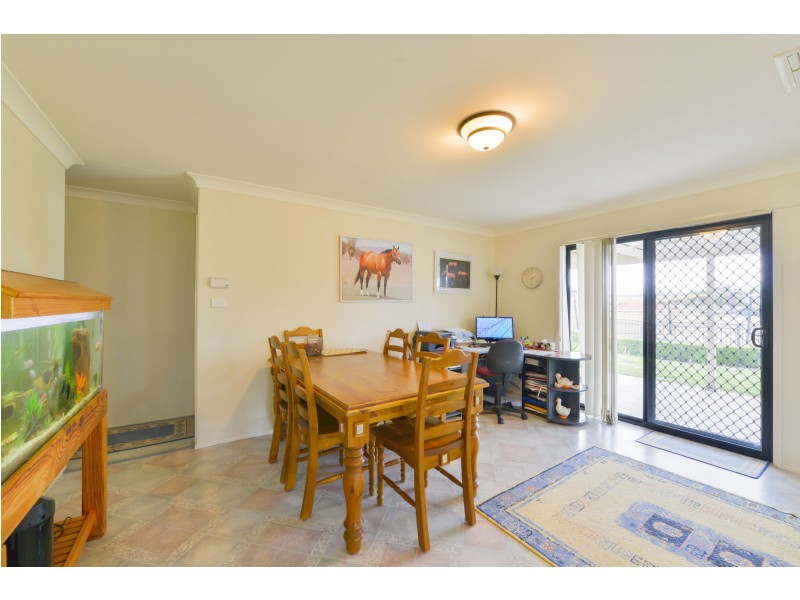 8 Wills Place, Westdale NSW 2340