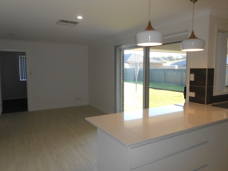 27 Kingham Street, Tamworth NSW 2340