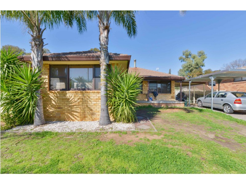 18 Waree Drive, Tamworth NSW 2340