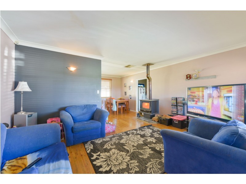 18 Waree Drive, Tamworth NSW 2340