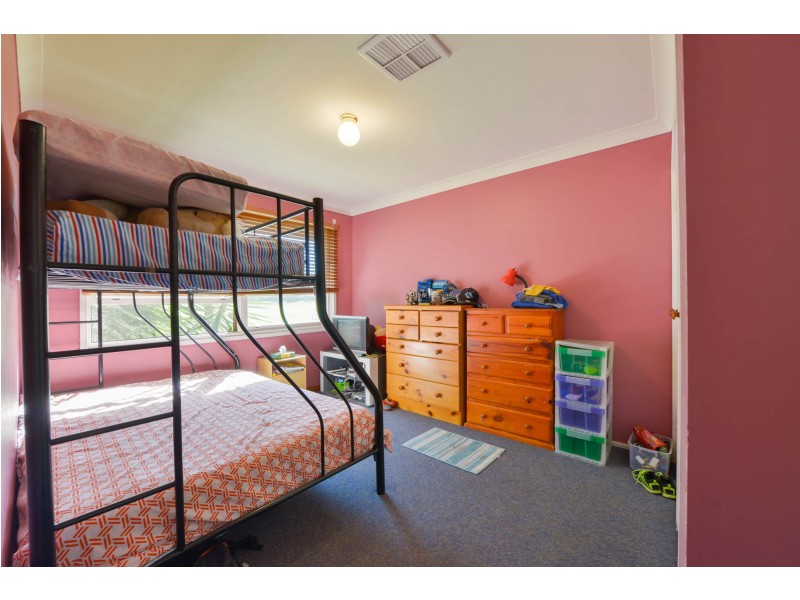 18 Waree Drive, Tamworth NSW 2340