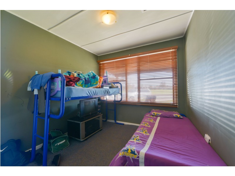 18 Waree Drive, Tamworth NSW 2340