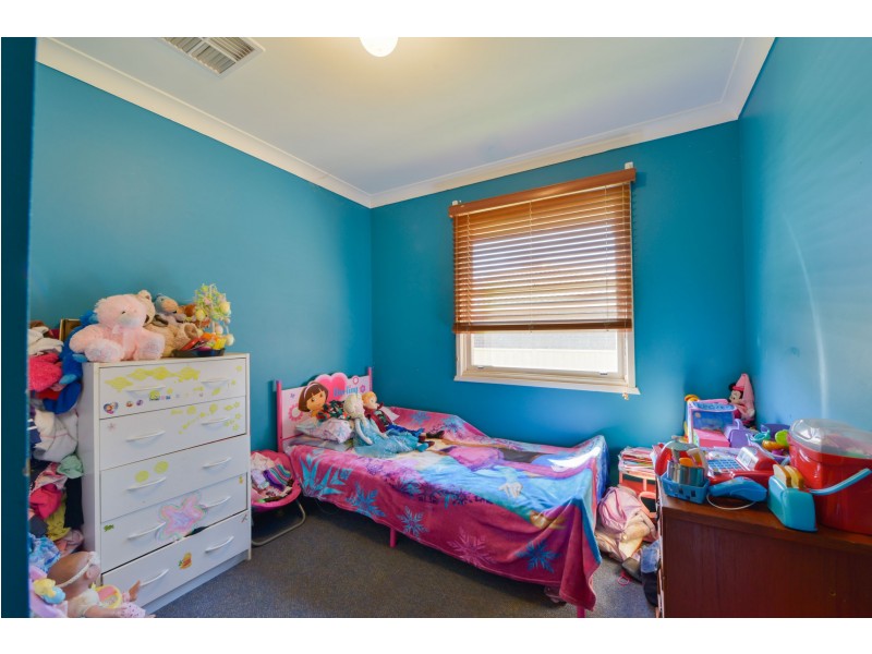 18 Waree Drive, Tamworth NSW 2340