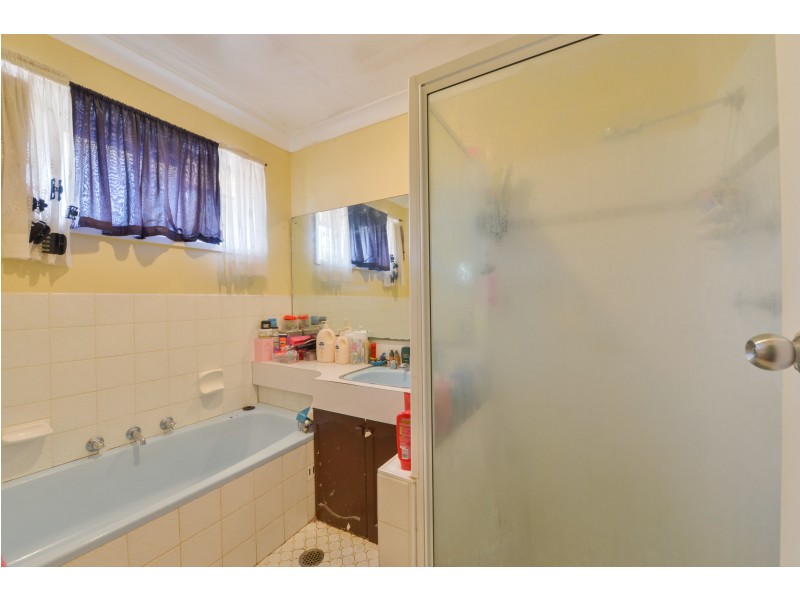 18 Waree Drive, Tamworth NSW 2340