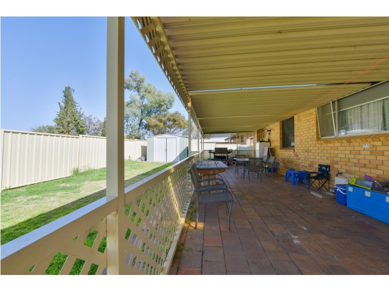 18 Waree Drive, Tamworth NSW 2340