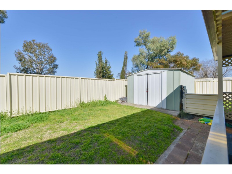 18 Waree Drive, Tamworth NSW 2340