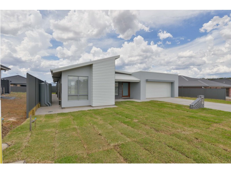 21 Kingham Street, North Tamworth NSW 2340