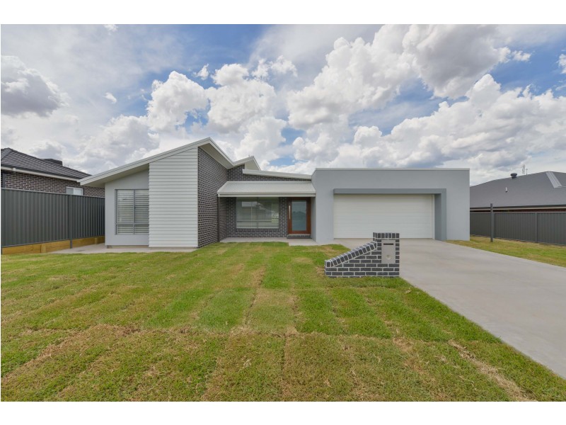 21 Kingham Street, North Tamworth NSW 2340