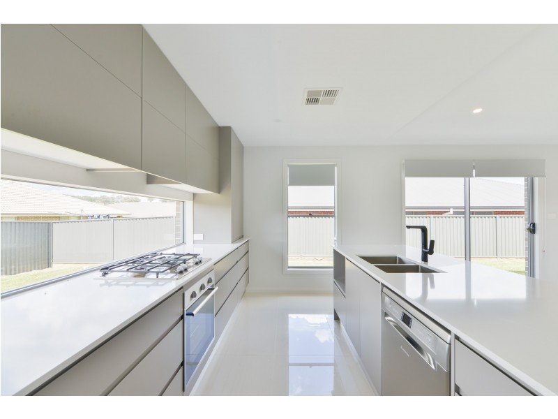 21 Kingham Street, North Tamworth NSW 2340