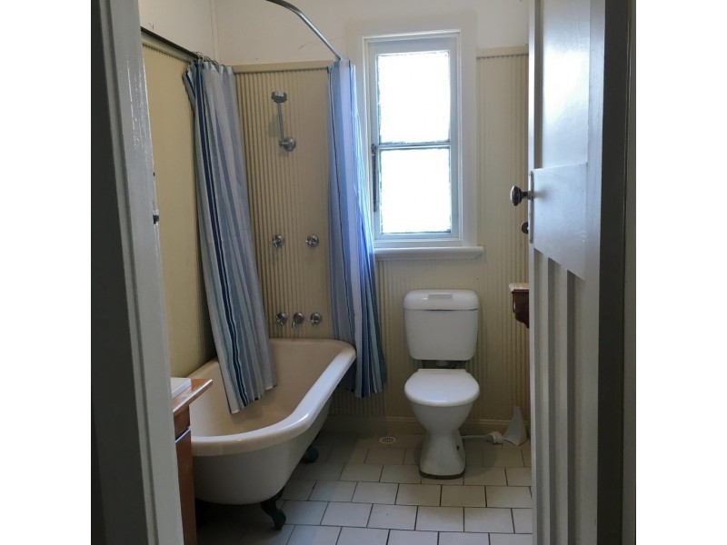 98 Rawson Avenue, Tamworth NSW 2340