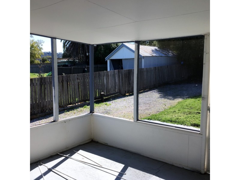 98 Rawson Avenue, Tamworth NSW 2340