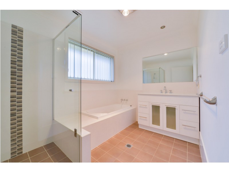 6 Mountain Gum Road, Calala NSW 2340