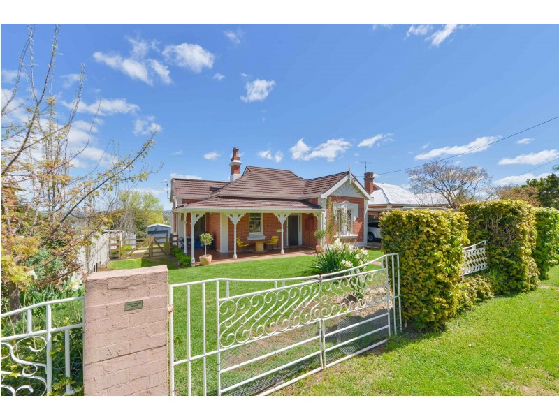 161 Carthage Street, Tamworth NSW 2340