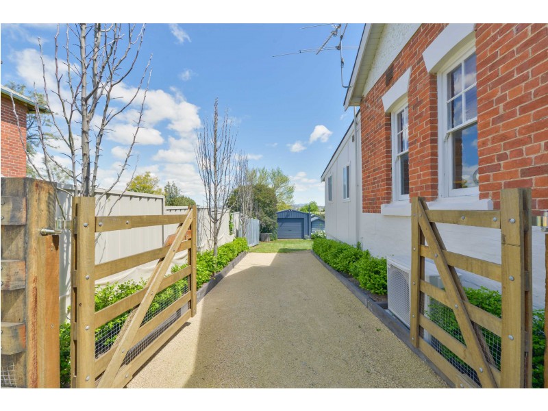 161 Carthage Street, Tamworth NSW 2340