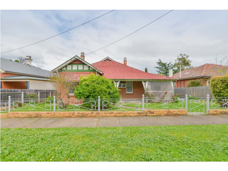 107 Carthage Street, Tamworth NSW 2340