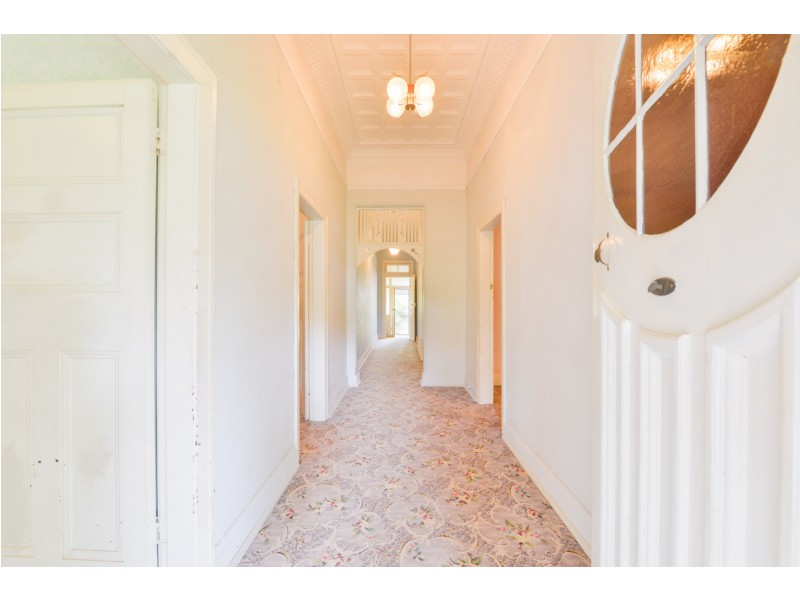 107 Carthage Street, Tamworth NSW 2340