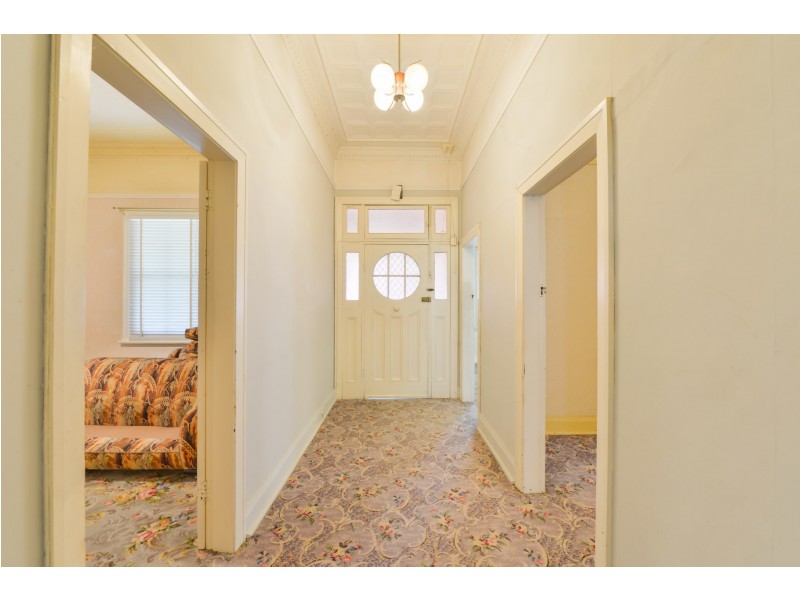 107 Carthage Street, Tamworth NSW 2340