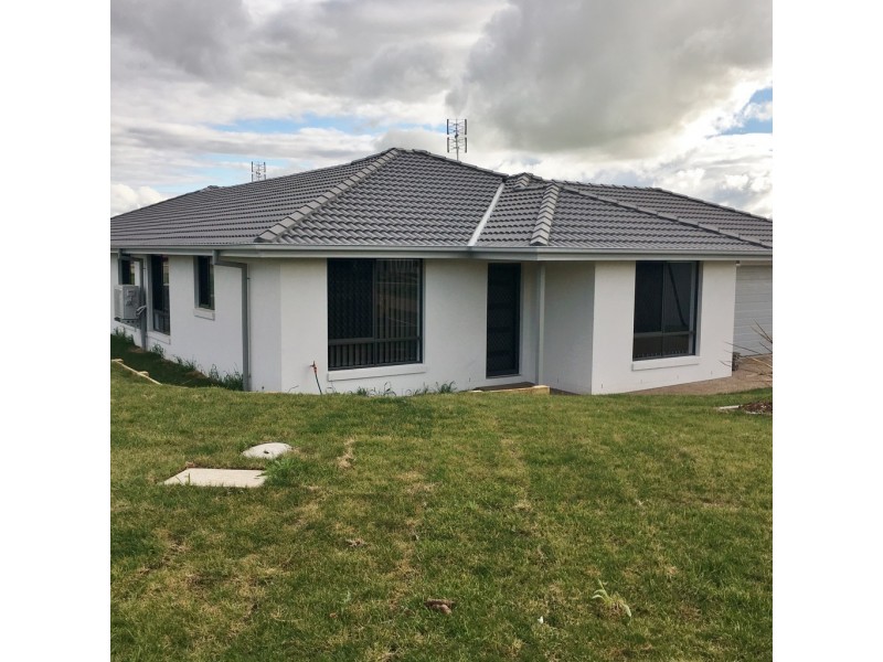 1/64 Tulipwood Crescent, Tamworth NSW 2340
