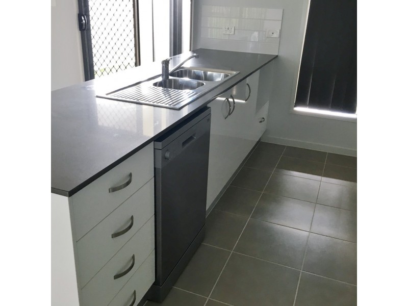 1/64 Tulipwood Crescent, Tamworth NSW 2340
