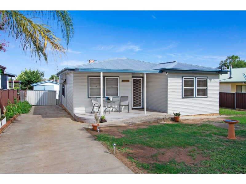 12 Jill Street, Tamworth NSW 2340