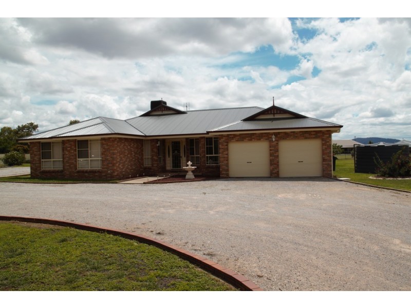 6 Robertson Place, Kingswood NSW 2340