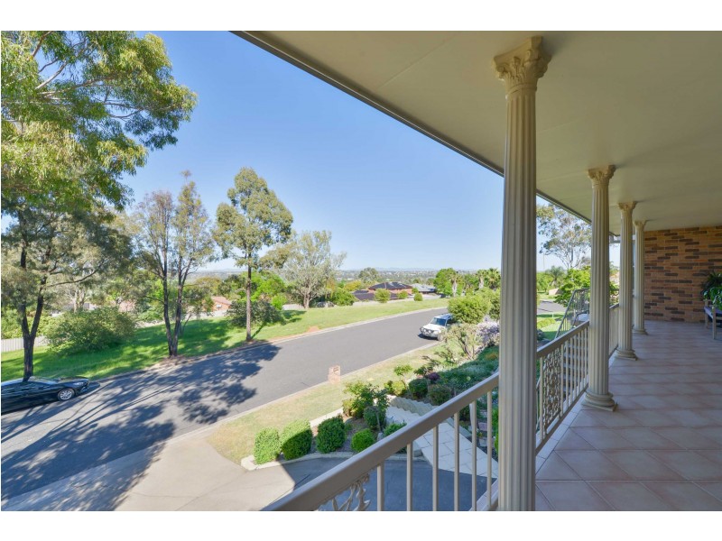 26 Woodburn Way, Tamworth NSW 2340