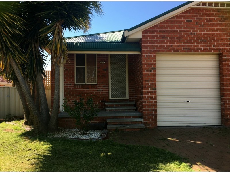 1/8 Curlew Crescent, Tamworth NSW 2340