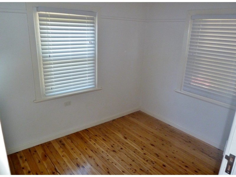 126 Piper Street, Tamworth NSW 2340