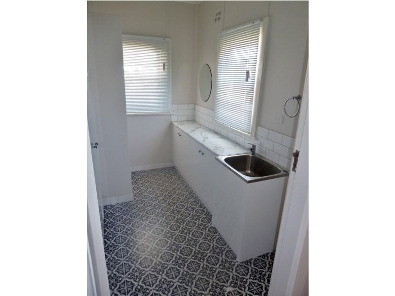 126 Piper Street, Tamworth NSW 2340