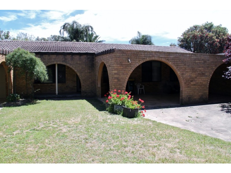 34 Waree Drive, Tamworth NSW 2340