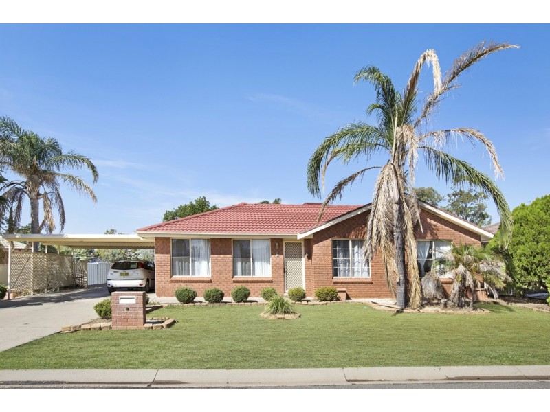 5 Caley Close, Tamworth NSW 2340