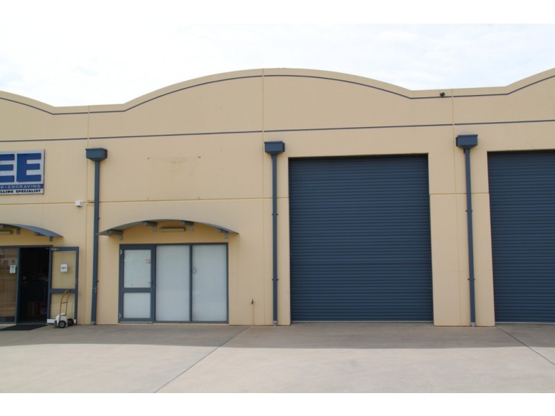 2/17 Hawker Road, Tamworth NSW 2340