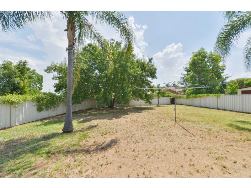 10 Dibar Drive, Tamworth NSW 2340