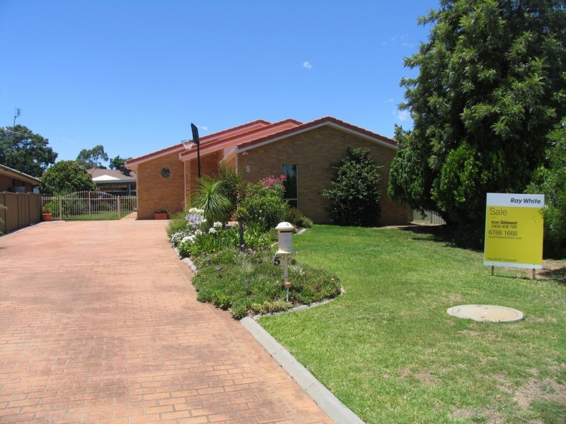 5 Wilga Place, Tamworth NSW 2340