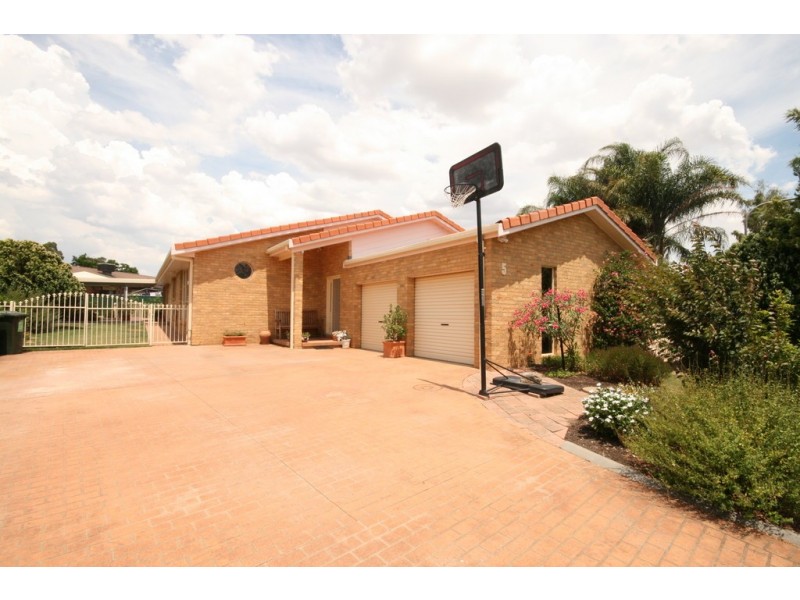 5 Wilga Place, Tamworth NSW 2340