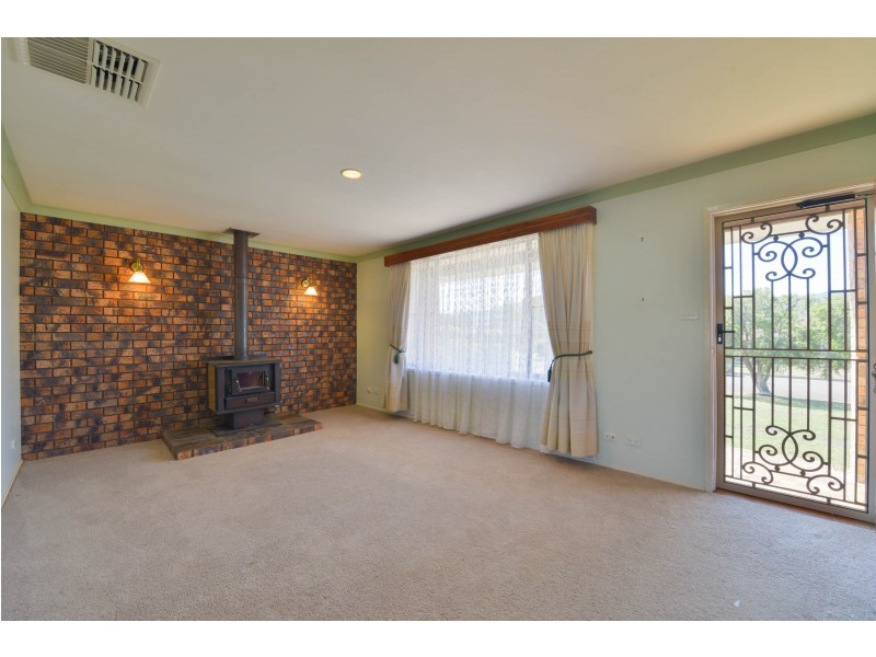 4 Lindon Crescent, Kootingal NSW 2352