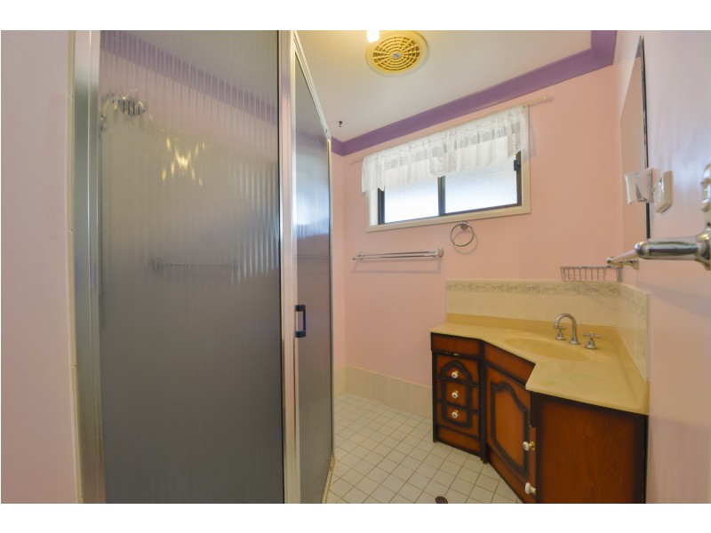 4 Lindon Crescent, Kootingal NSW 2352