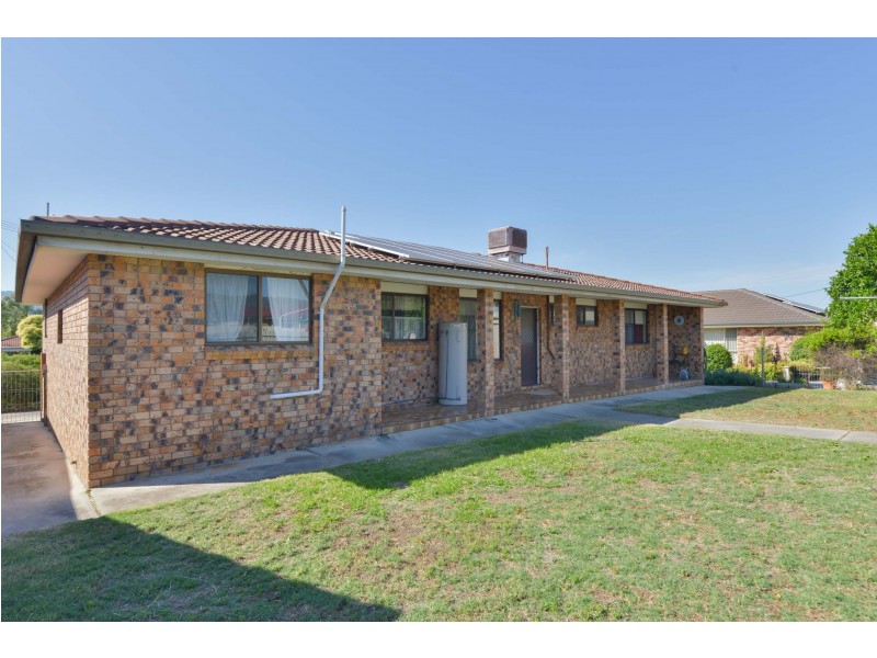 4 Lindon Crescent, Kootingal NSW 2352