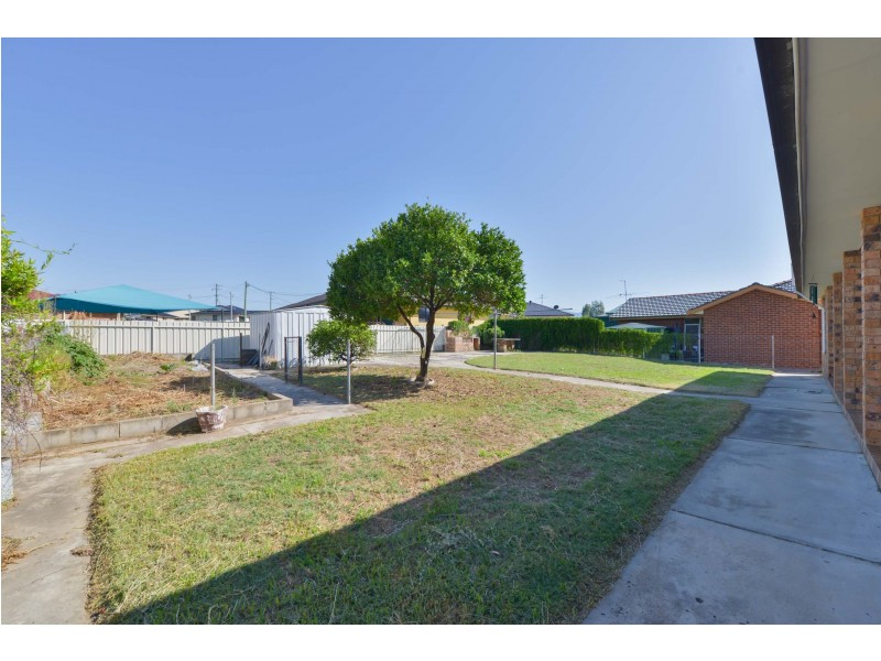 4 Lindon Crescent, Kootingal NSW 2352