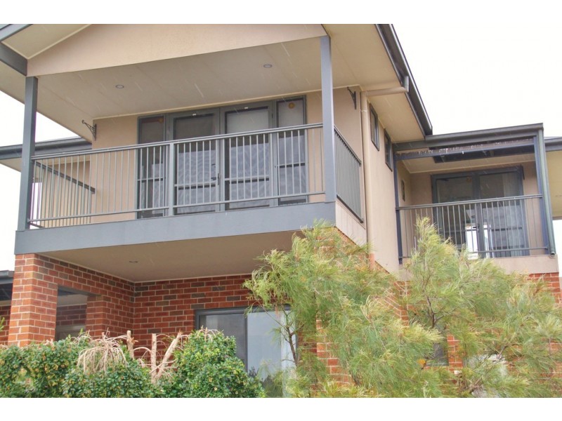 Townhouse 3, Peak Drive, Tamworth NSW 2340
