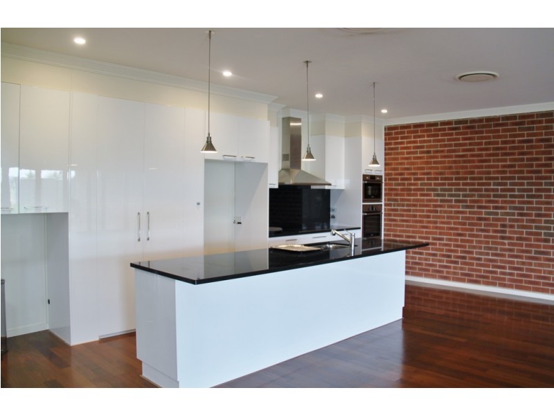 Townhouse 3, Peak Drive, Tamworth NSW 2340