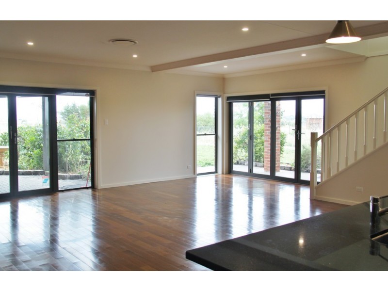 Townhouse 3, Peak Drive, Tamworth NSW 2340