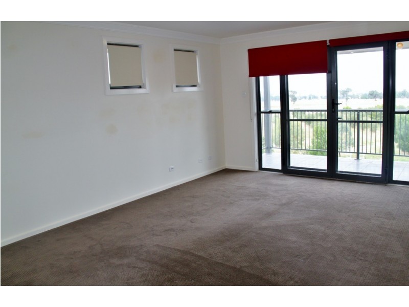 Townhouse 3, Peak Drive, Tamworth NSW 2340