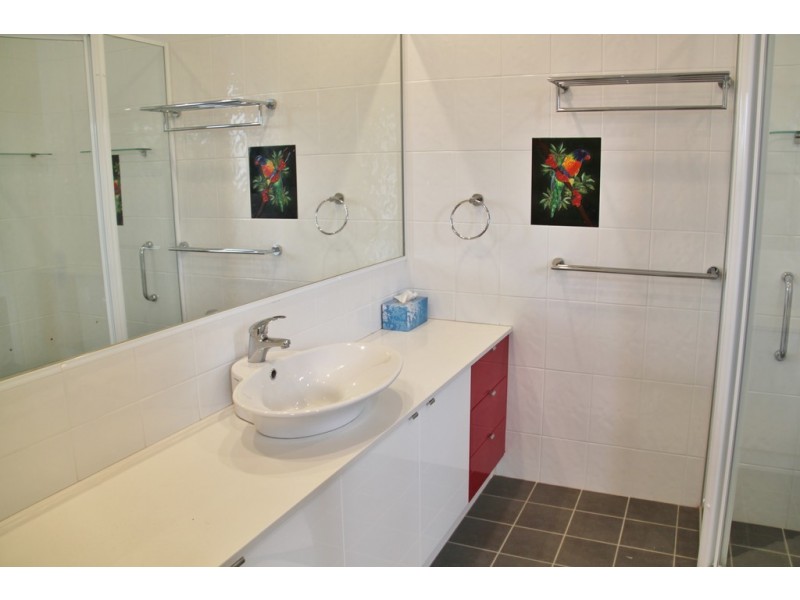 Townhouse 3, Peak Drive, Tamworth NSW 2340