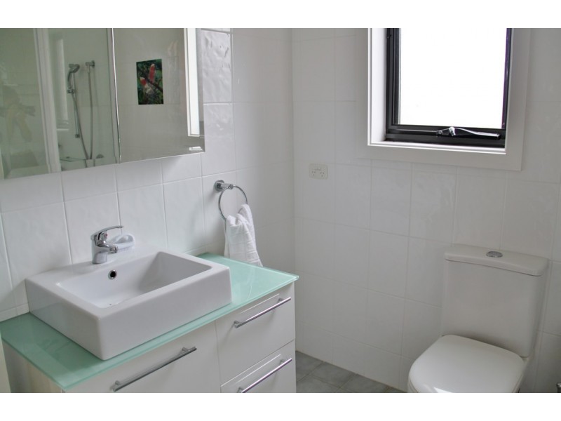 Townhouse 3, Peak Drive, Tamworth NSW 2340