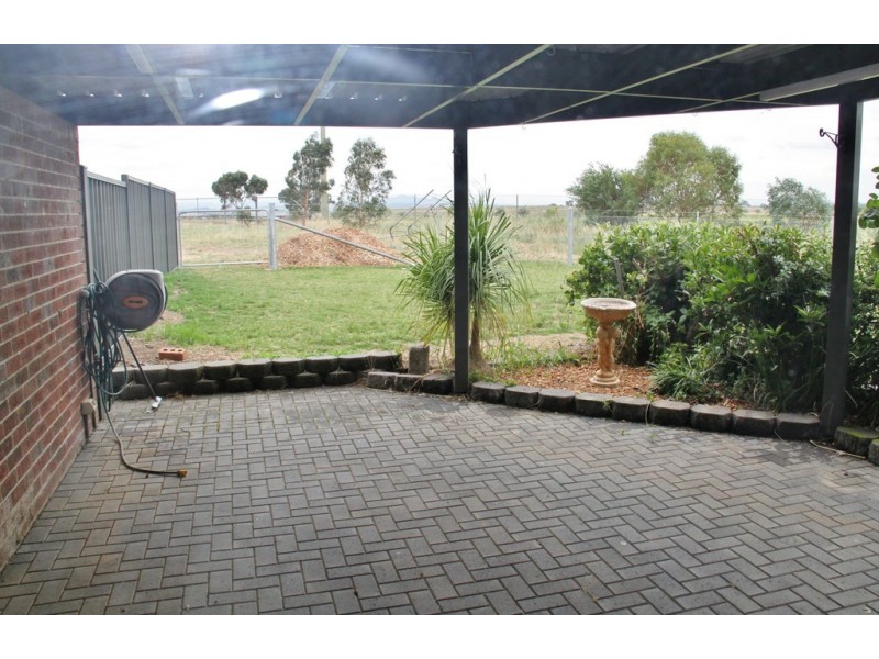 Townhouse 3, Peak Drive, Tamworth NSW 2340