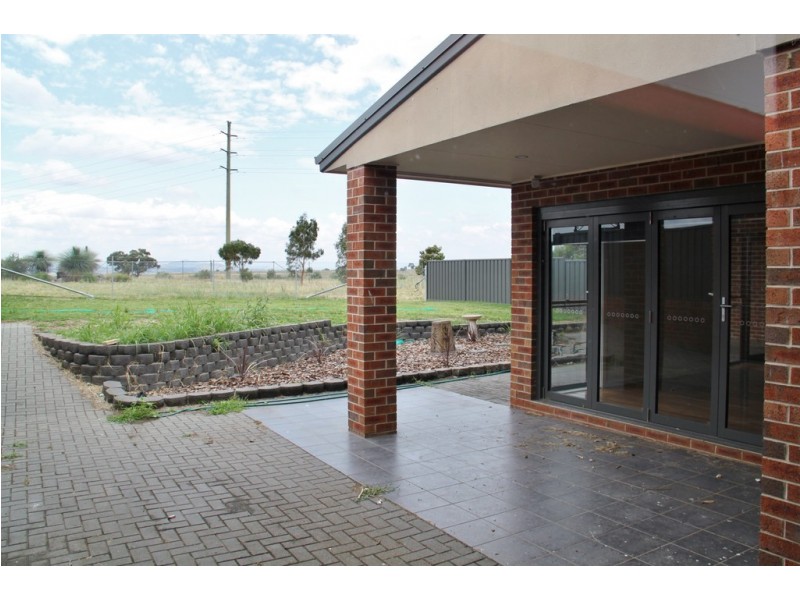 Townhouse 2, Peak Drive, Tamworth NSW 2340