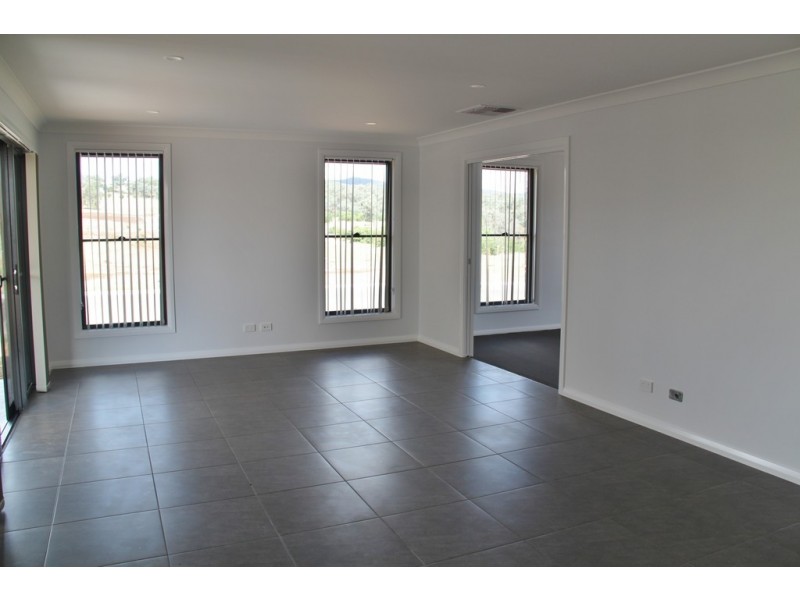 21 Faringdon Street, Tamworth NSW 2340
